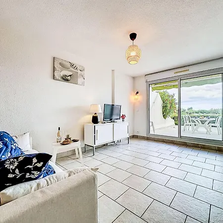 Les Grenadines-8 By Interhome