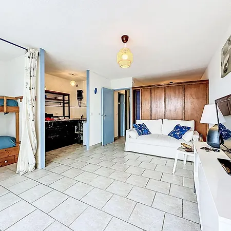 Les Grenadines-8 By Interhome