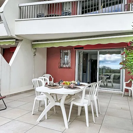 Les Grenadines-8 By Interhome